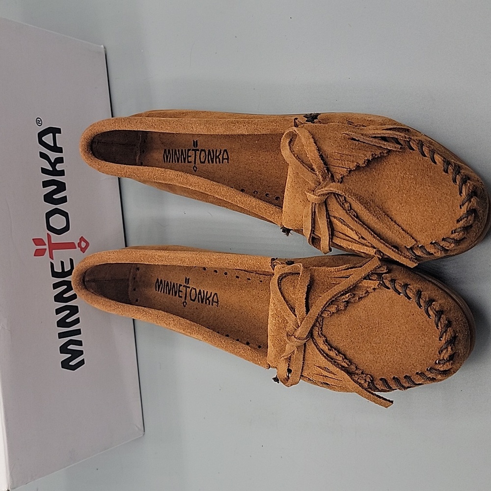 NiB Minnetonka Kilty Brown Size 7